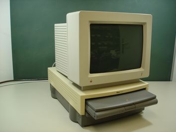 Vorschaubild Macintosh PowerBook 230 mit DuoDock